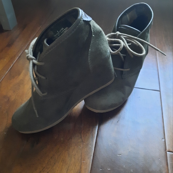 Wedge booties - Picture 3 of 3